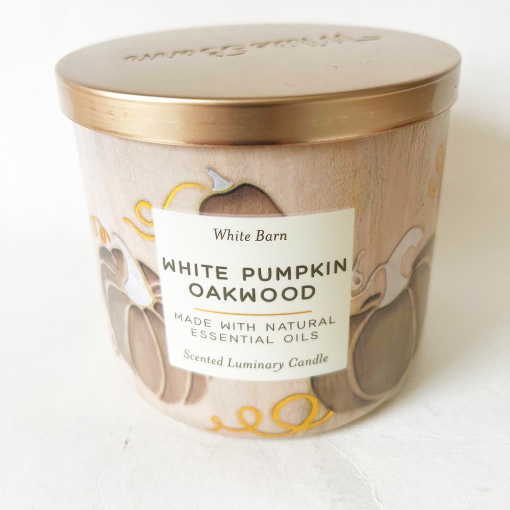 Bath and Bodyworks White Barn White Pumpkin Oakwood 3 wick candle